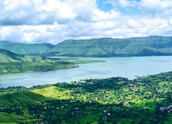 🌄 Parsi Point – The Stunning Valley Viewpoint in Panchgani